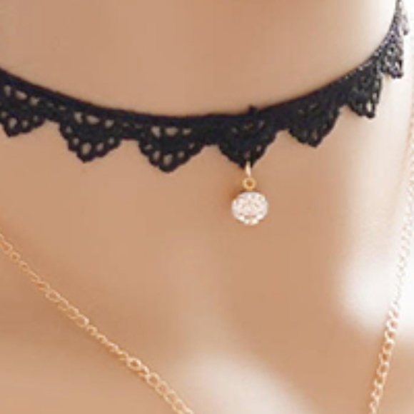 Graceful Layered Rhinestone Cone Choker Necklace - Picture 5 of 8